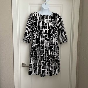 Peter Nygard Black & White dress